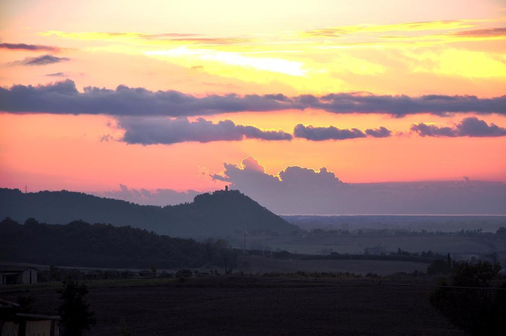 マンチャーノ Montecristo Country Houseゲストハウス エクステリア 写真